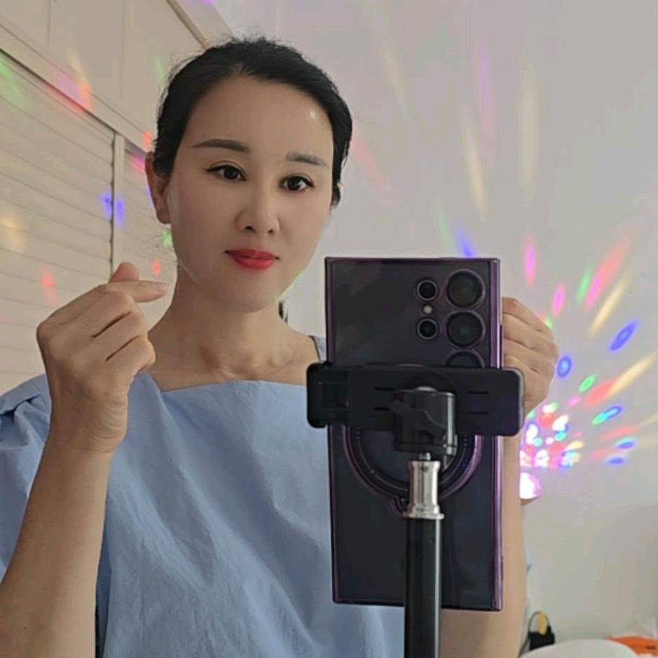 阿丽（首播早上8.50）百货