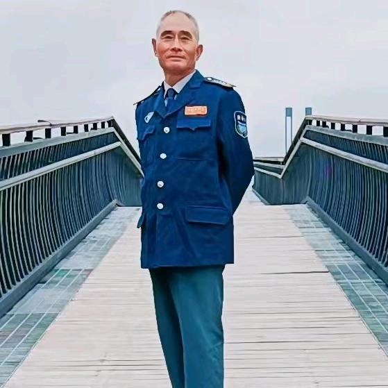 李哥（晚19点10开播）