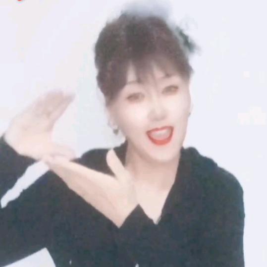 🍀铿锵玫瑰🍀