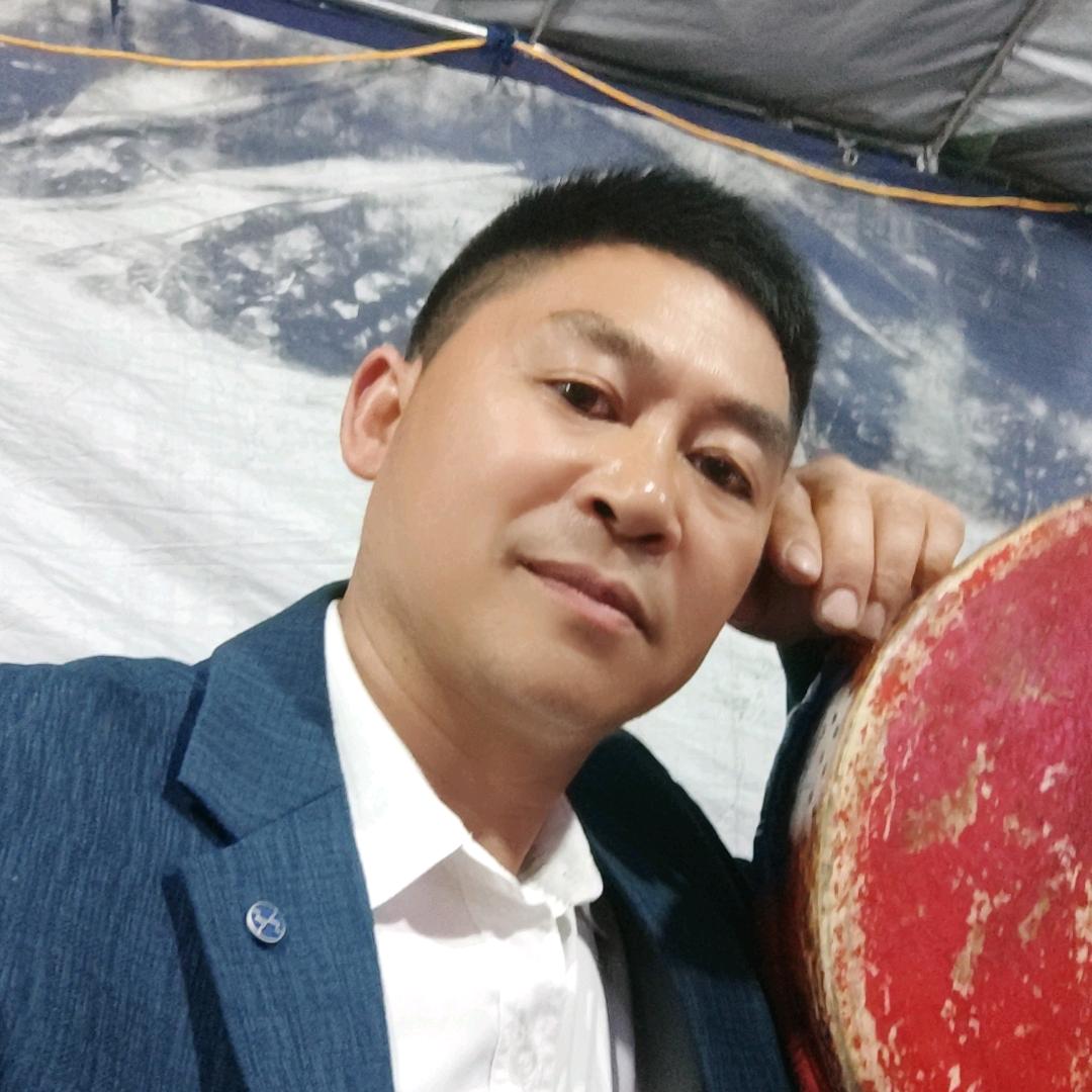 黄都飞哥爽歪歪吹打演艺队
