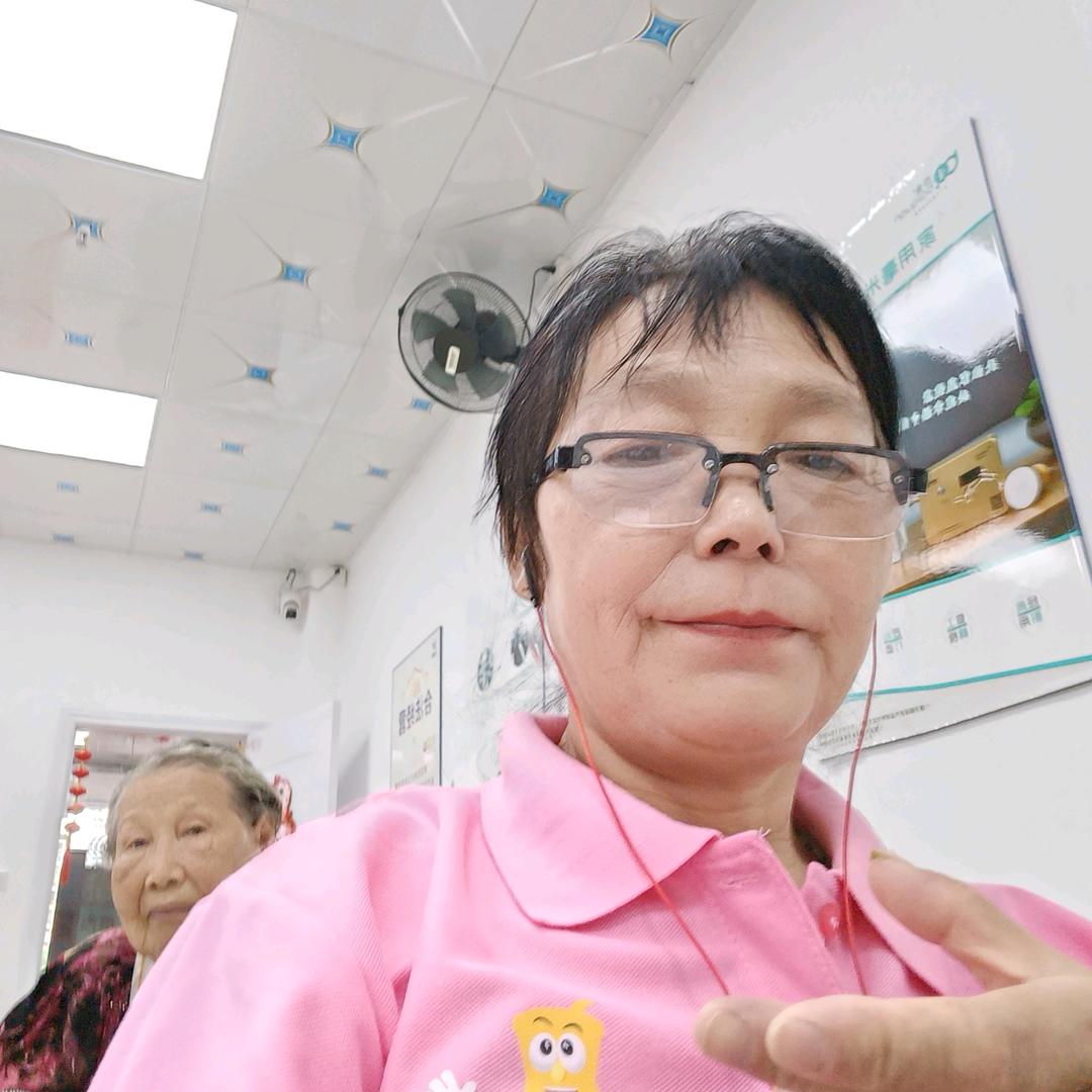 彦妮晚上7点25分