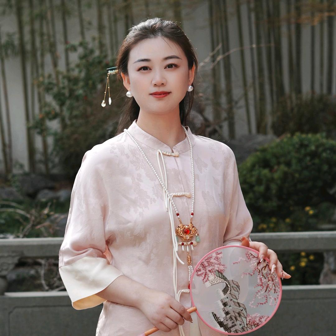 秋夫人服饰妈妈装