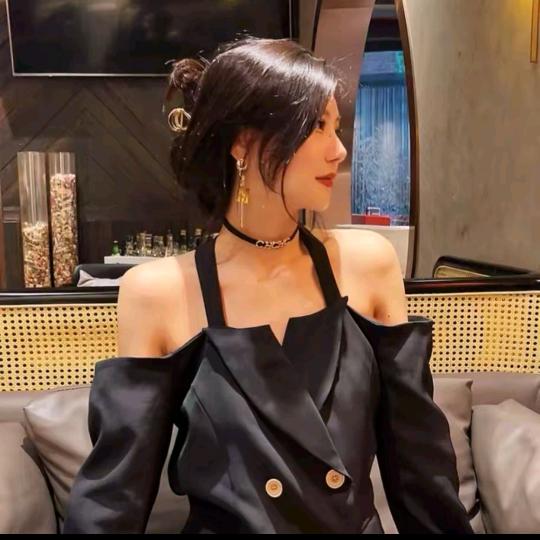妙妙的服饰