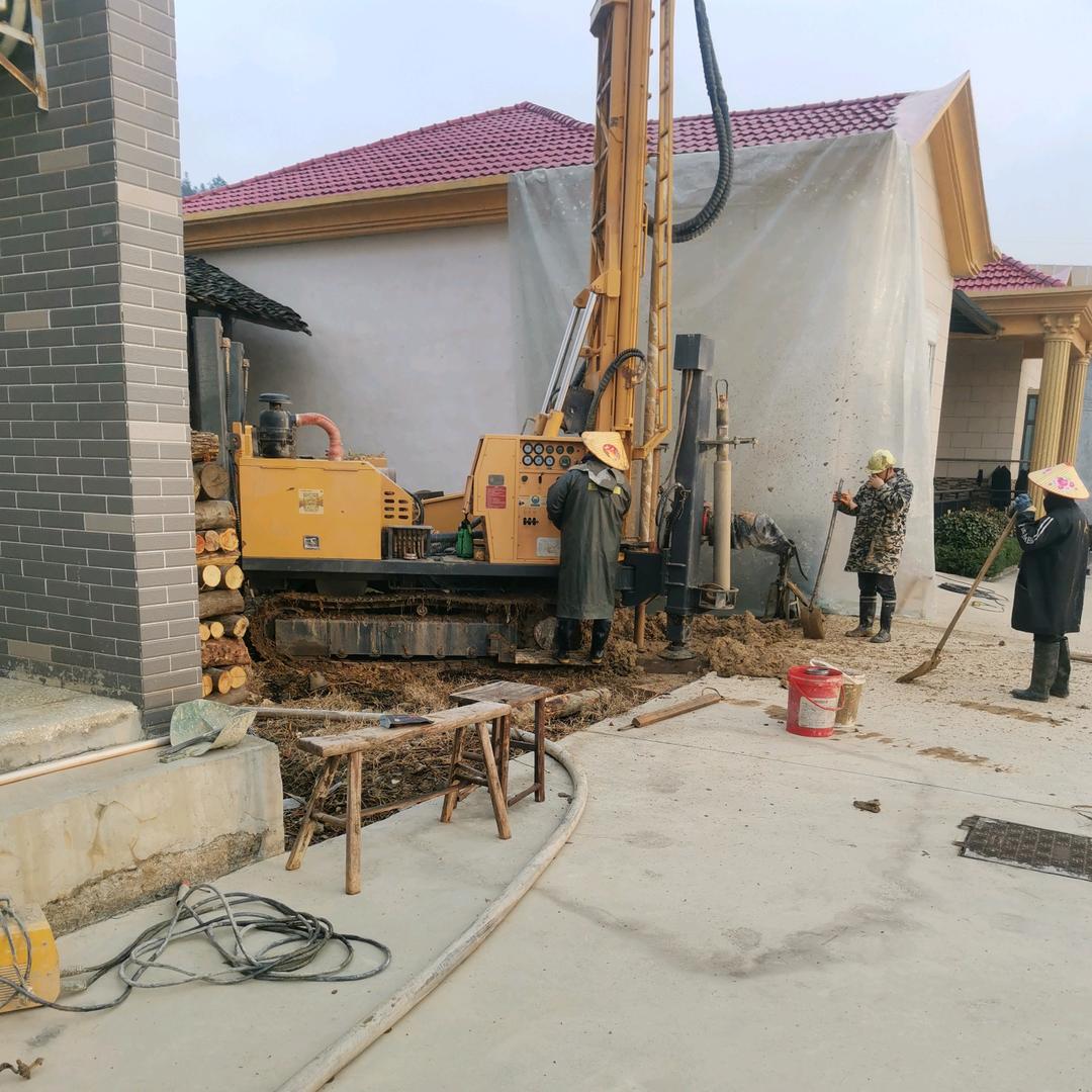 专业打深水井 戴真求