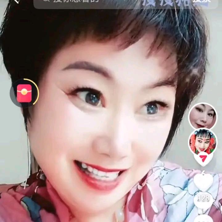 艾姐， 晚上八点四十开播，经验分享主播。