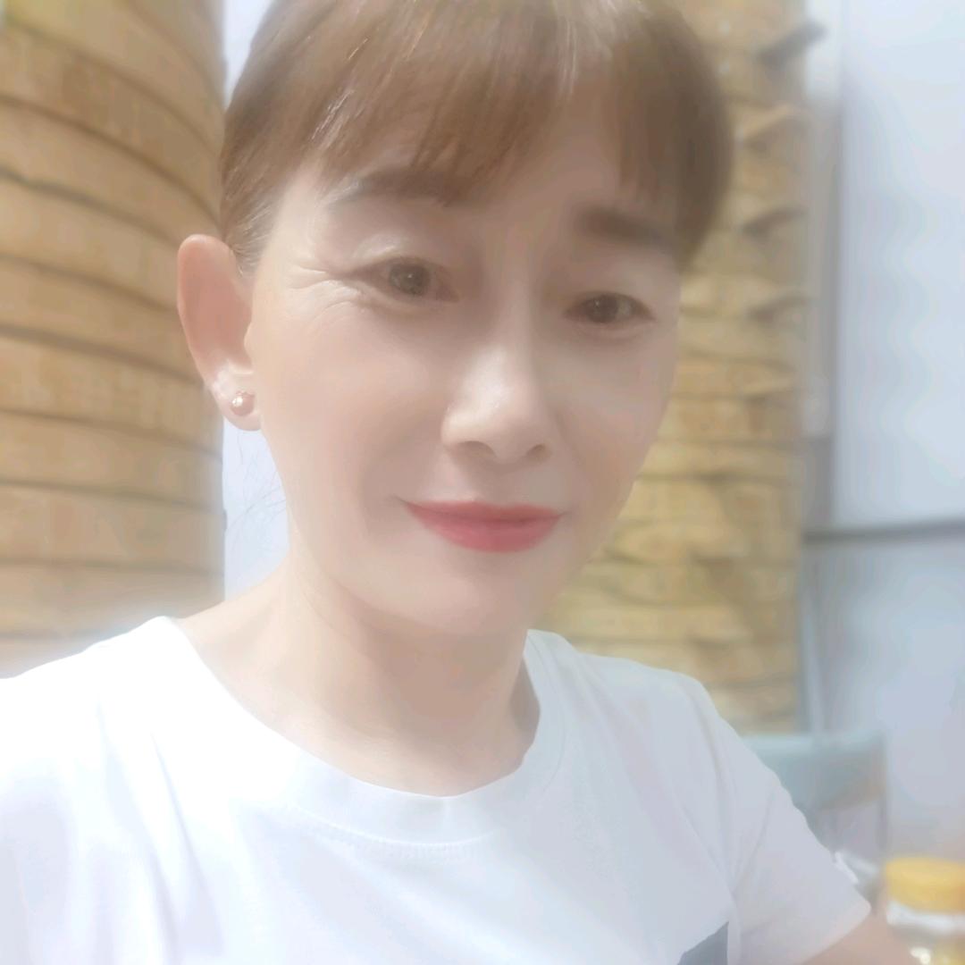 英子