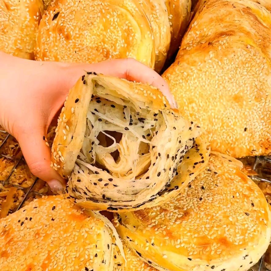 卖早点的小姐姐