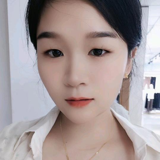 晶晶 吖