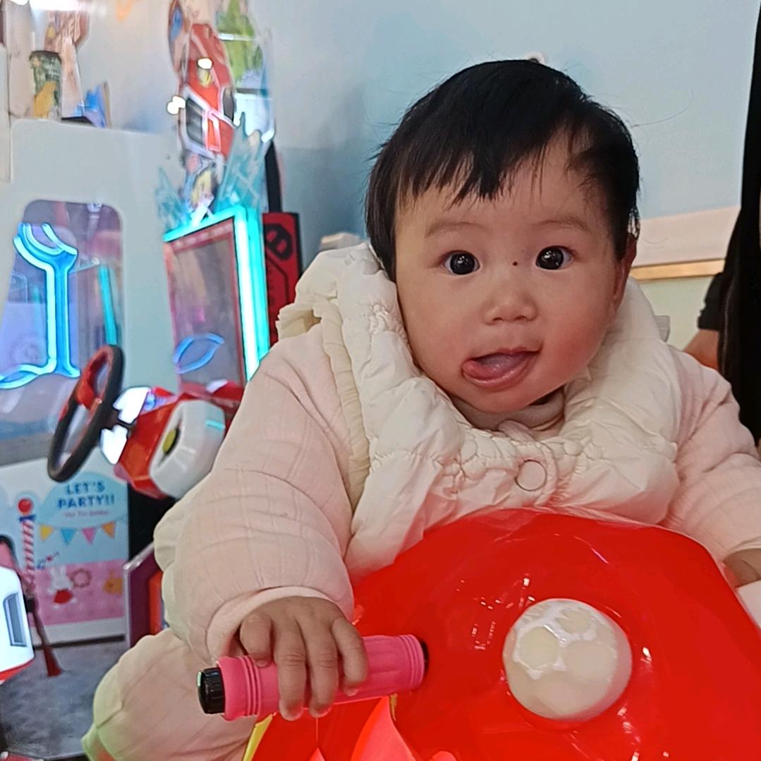 小小可爱【视频同款看主页】