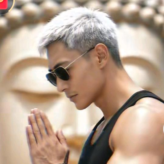 痴子♡=•ㅅ＜=)