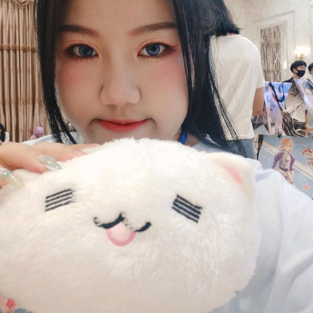 斯婷妆造