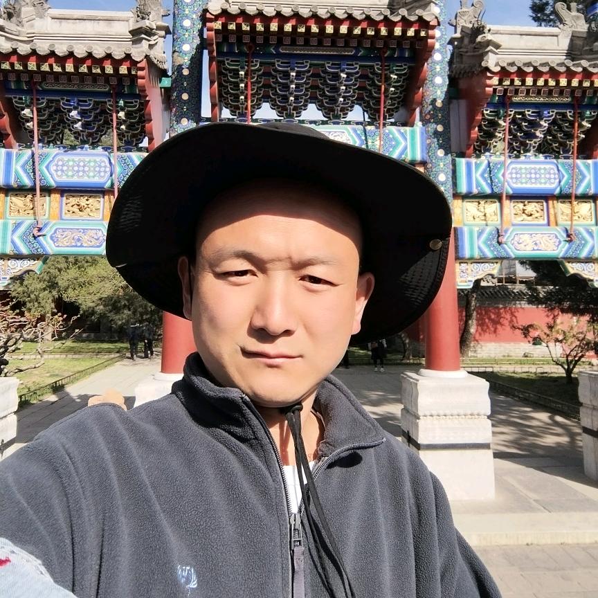 墙绘人陈校长