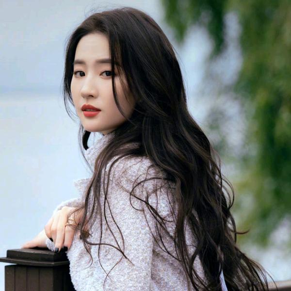 还是当年的那个潇洒依姐