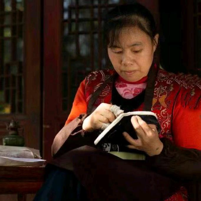 枝江布鞋传承人郑师傅