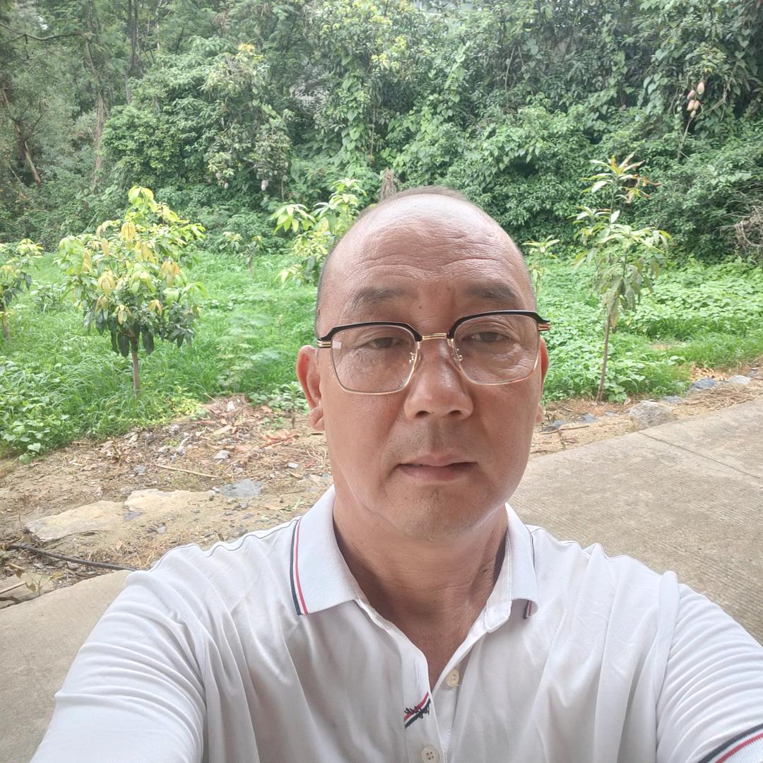 四哥瑞昌市缄教浚百货商行