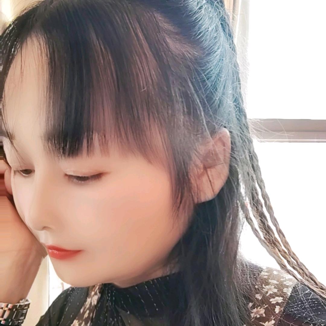 爱吃菜包的肉肉