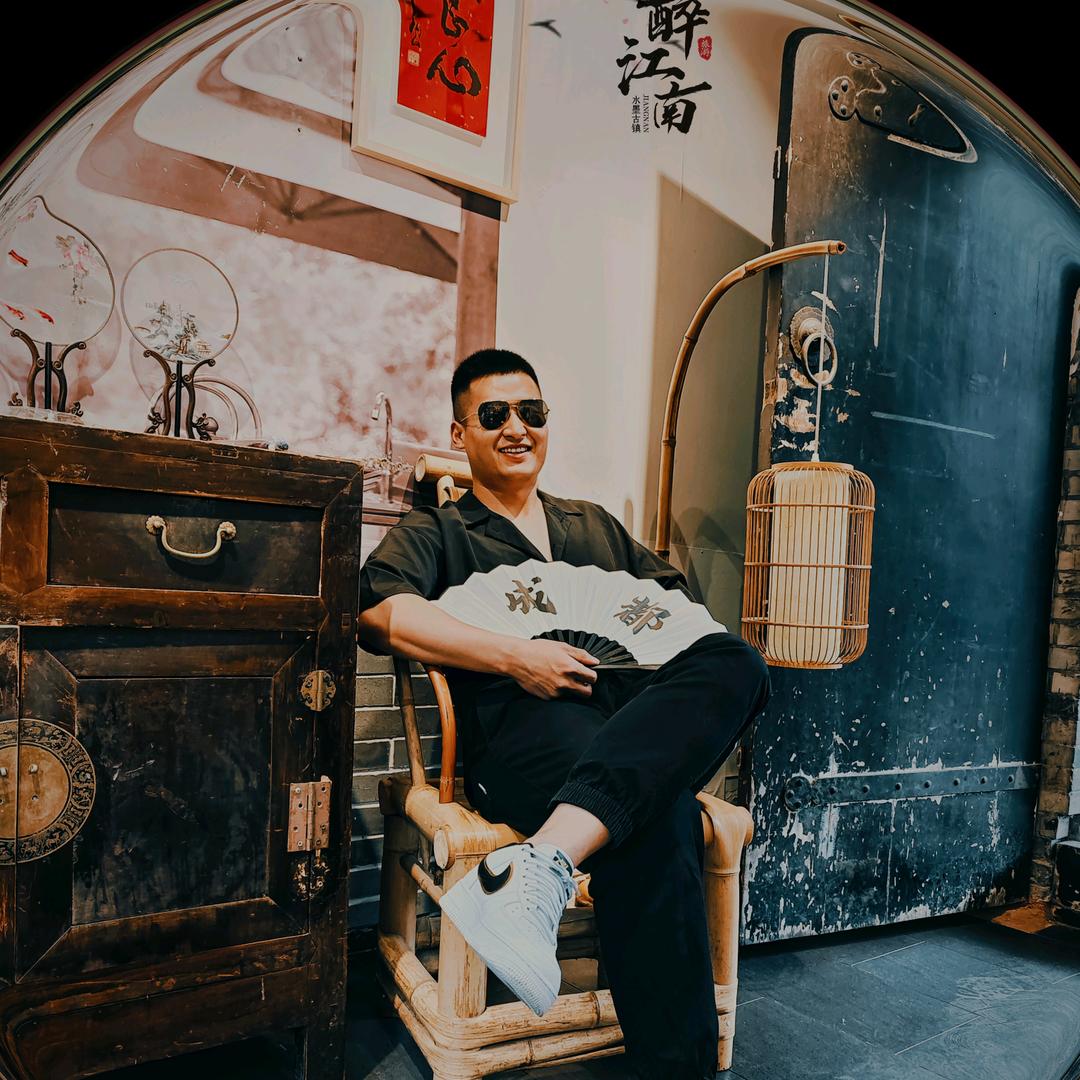 我在朝夕调酒，你说你要累死我，嗯，我不信