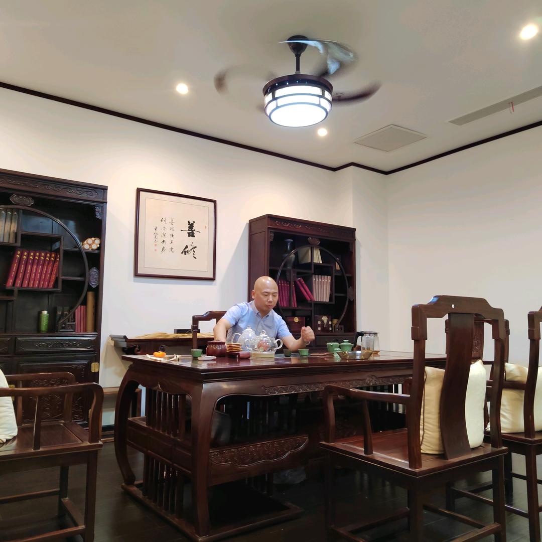 《防触电断路器源头厂家》杜佲朔