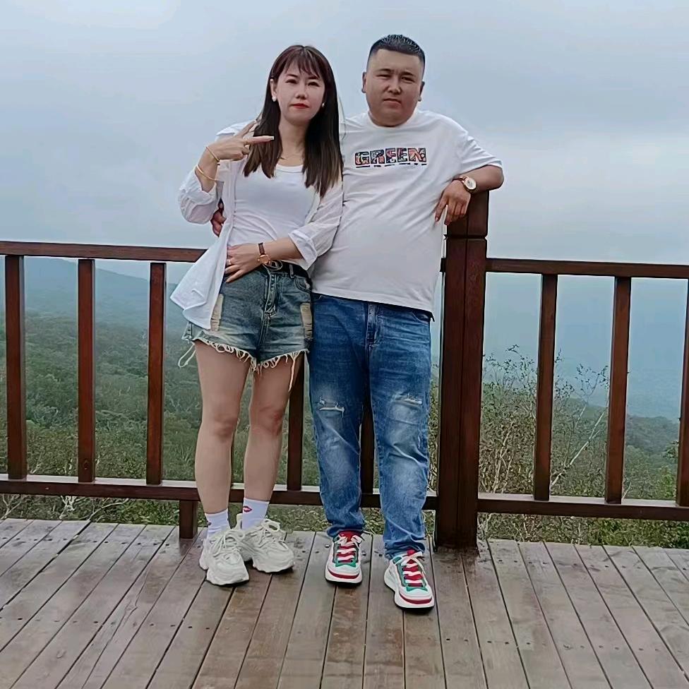 黑土风情铁锅炖