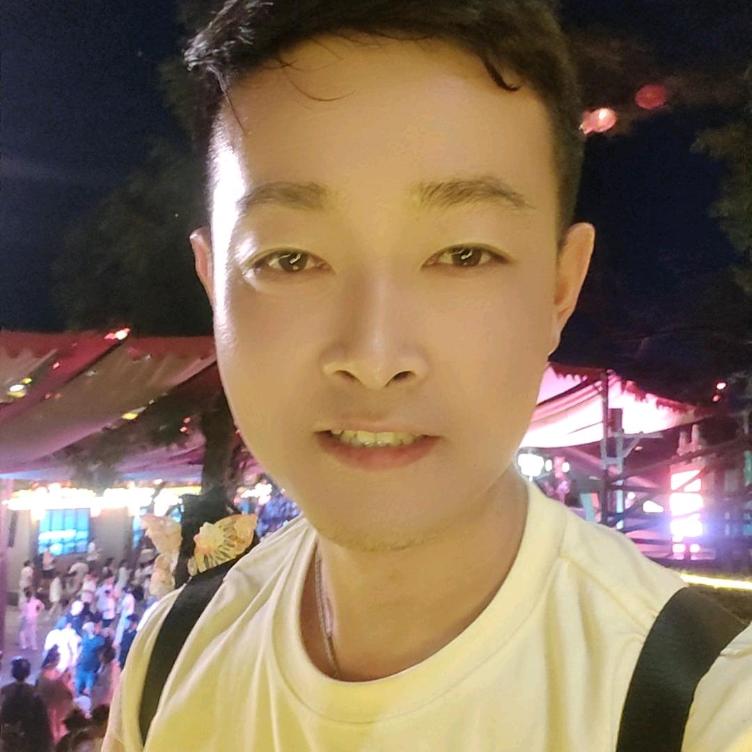 工地帮砖人