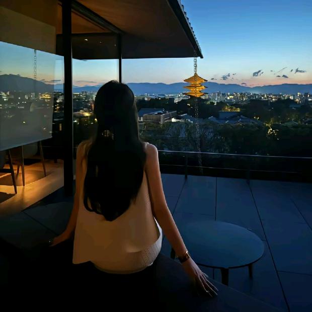 (ಡ孤傲💞何防ಡ)