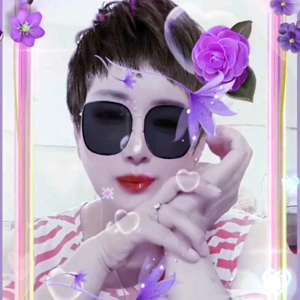 蝴蝶不来花也照开😁👌
