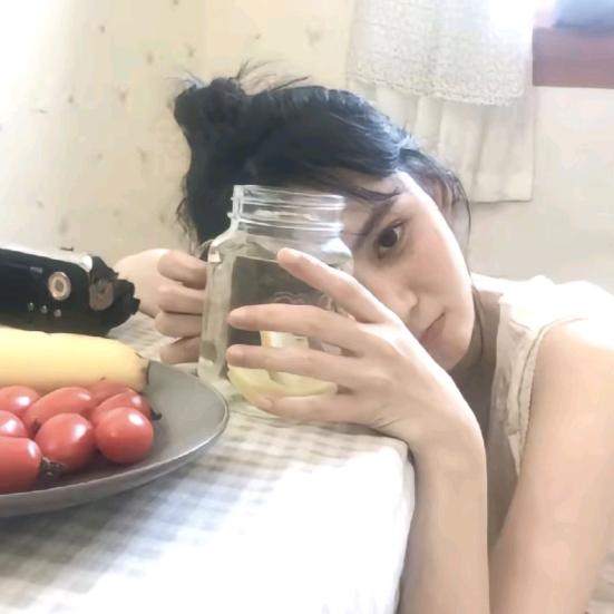 季蒽.