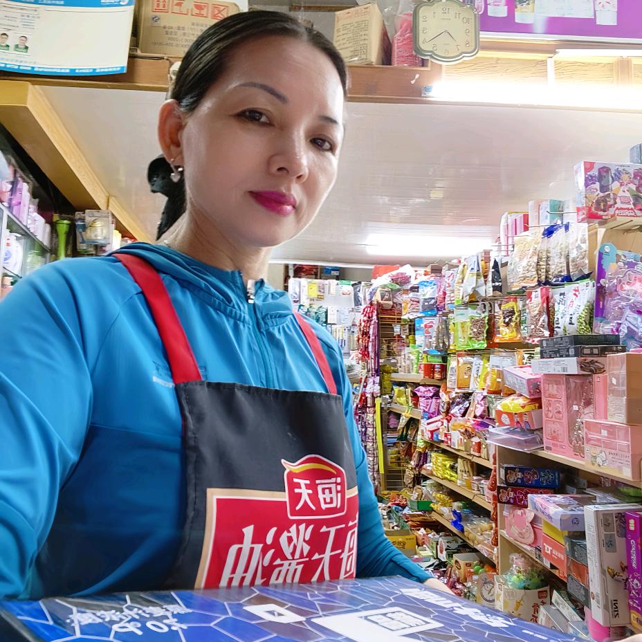 爱多步智能鞋.顶俏洗衣液工厂店.家佳百货