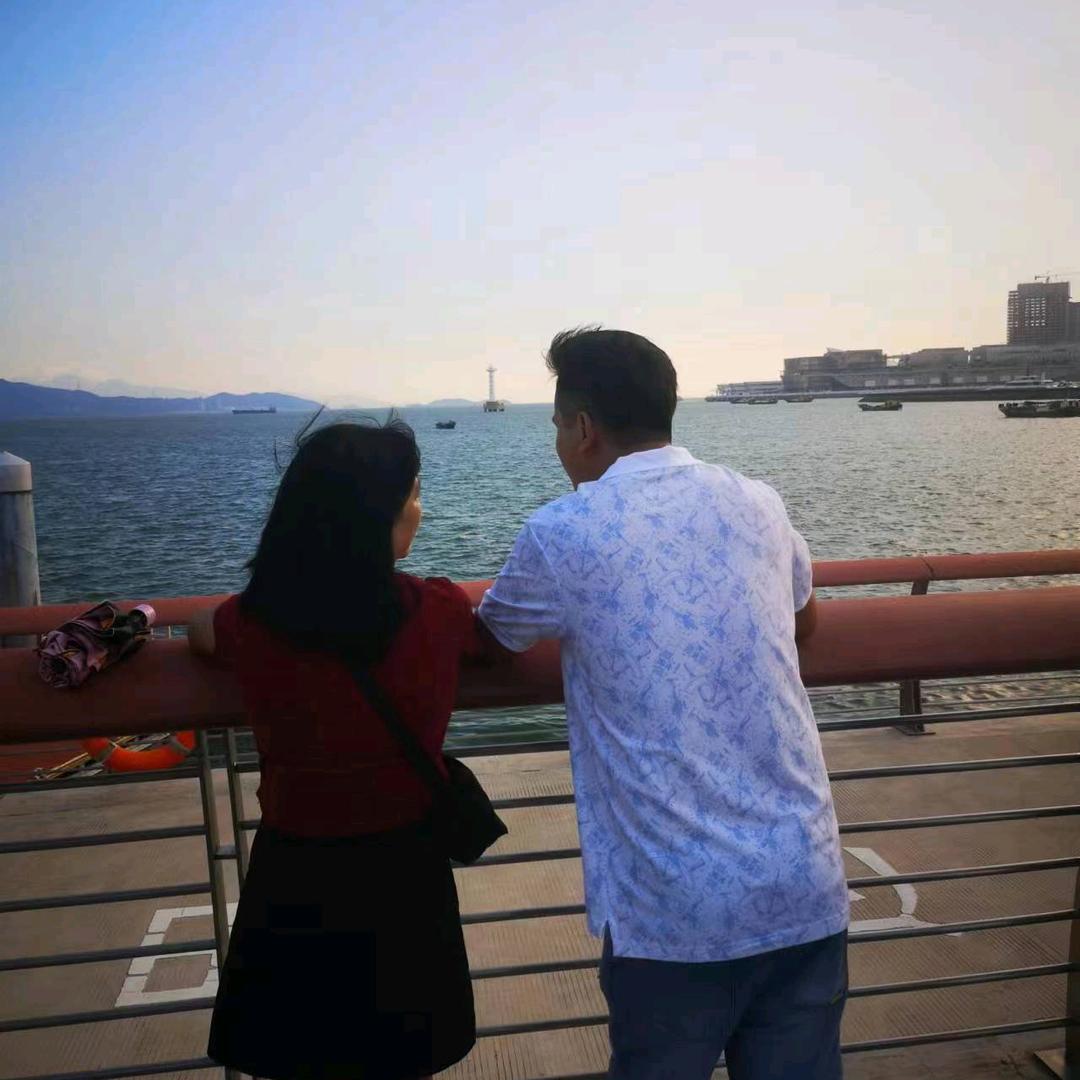 黄老丝《负校长》