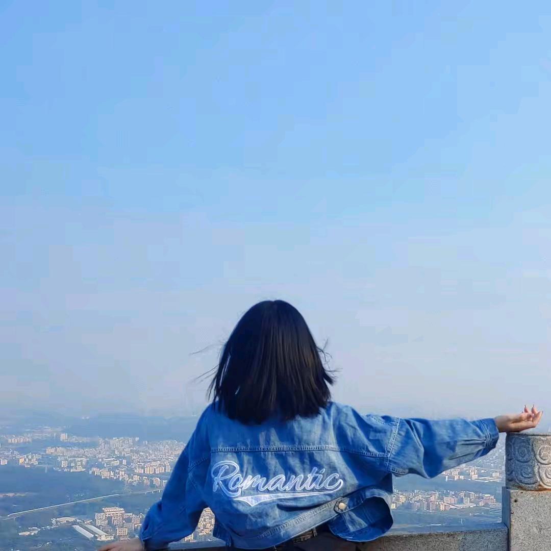 🌿飞花两岸照船红
