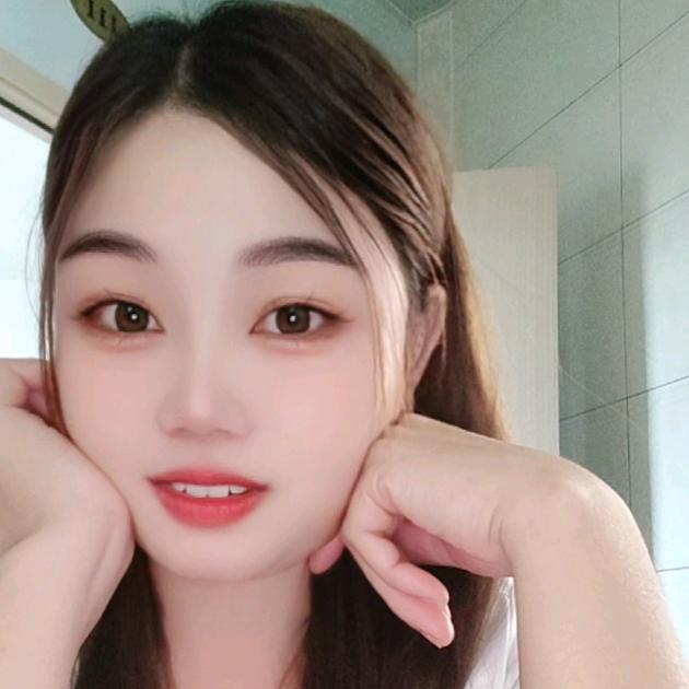 美女姐姐心情愉乐……有空休息就出来唱歌❤