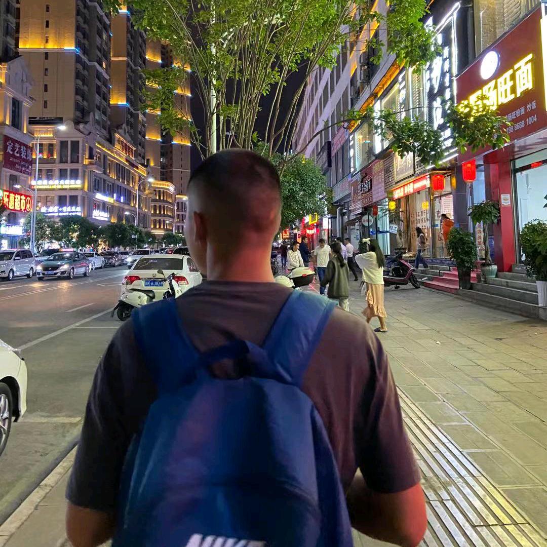 只会比✌🏻