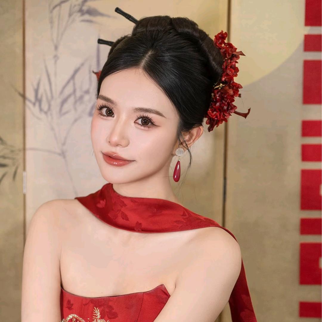 青岛跟妆师雨锜