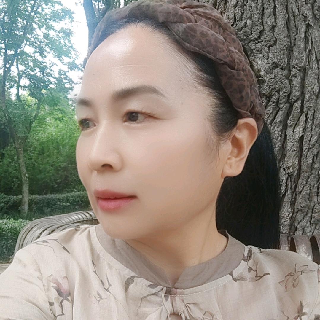 人面桃花相映红