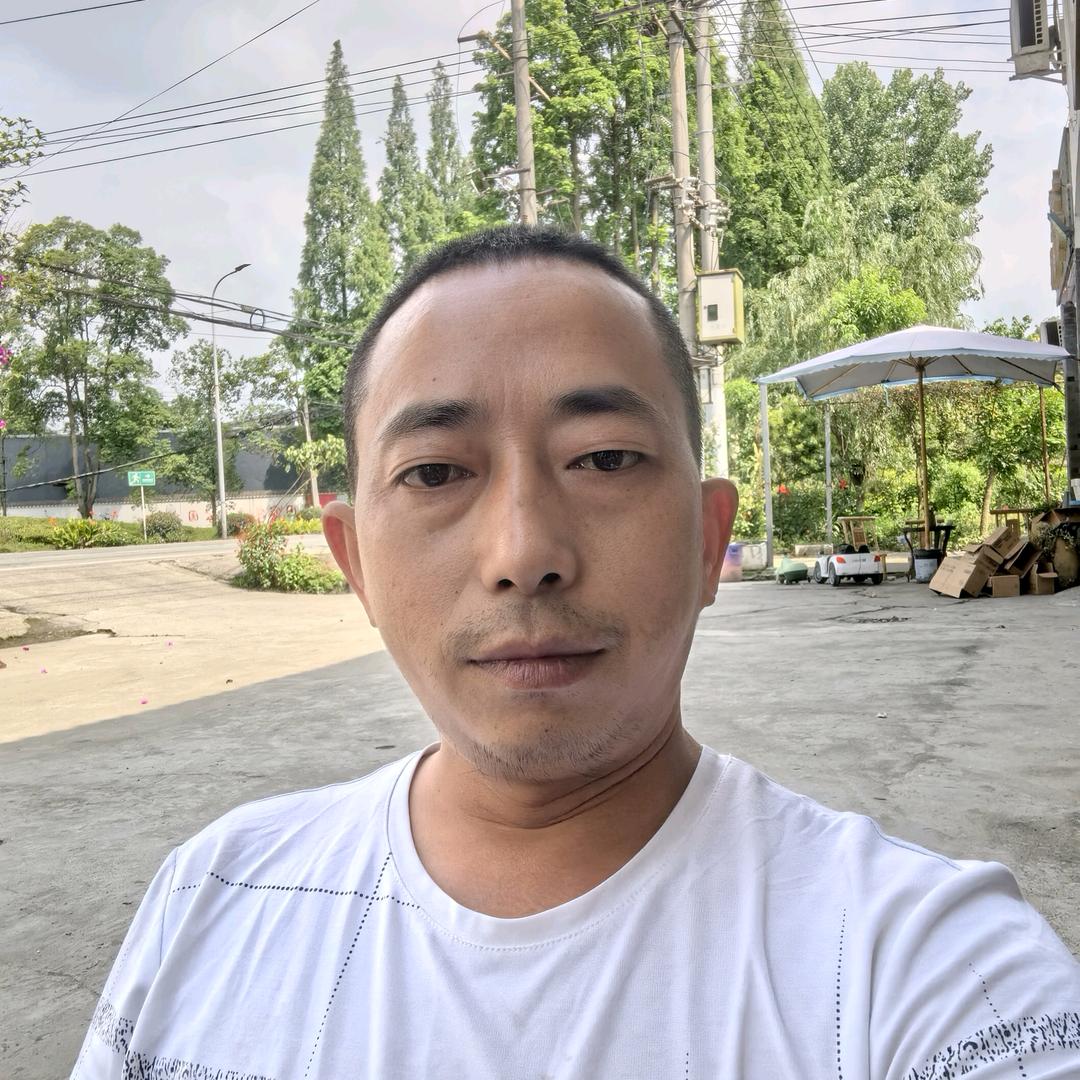 熊哥在成都收电子废品