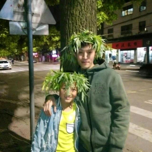 (ღ♡‿♡ღ)