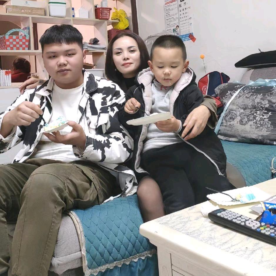 瑞宇妈妈👩🏻🌹🌻