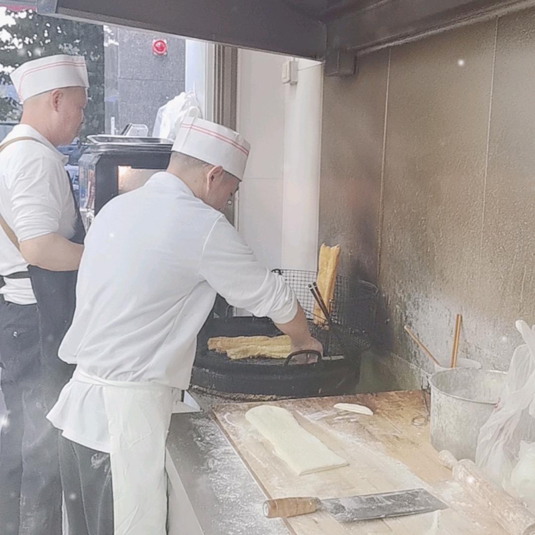 辉哥油条包子粥（不定期直播）