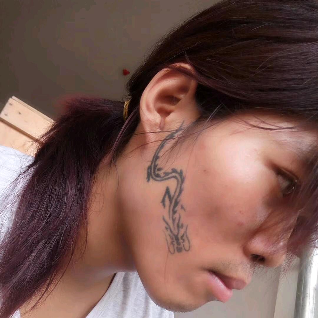 你穿上了婚纱我却披上了袈裟