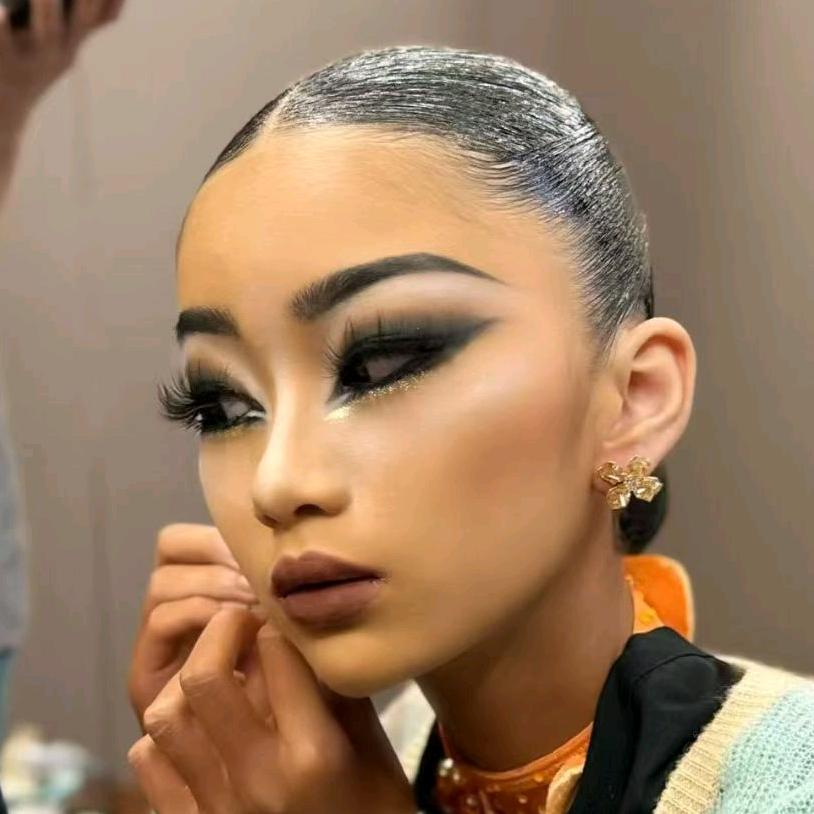 舞燃情-✨芮.羽彤💃