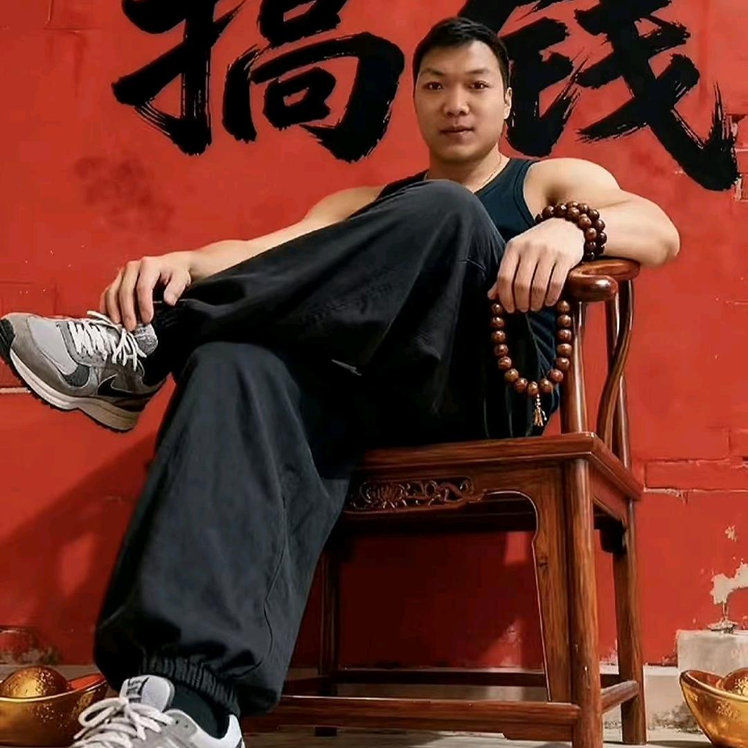 想吃天鹅肉的蛤蟆