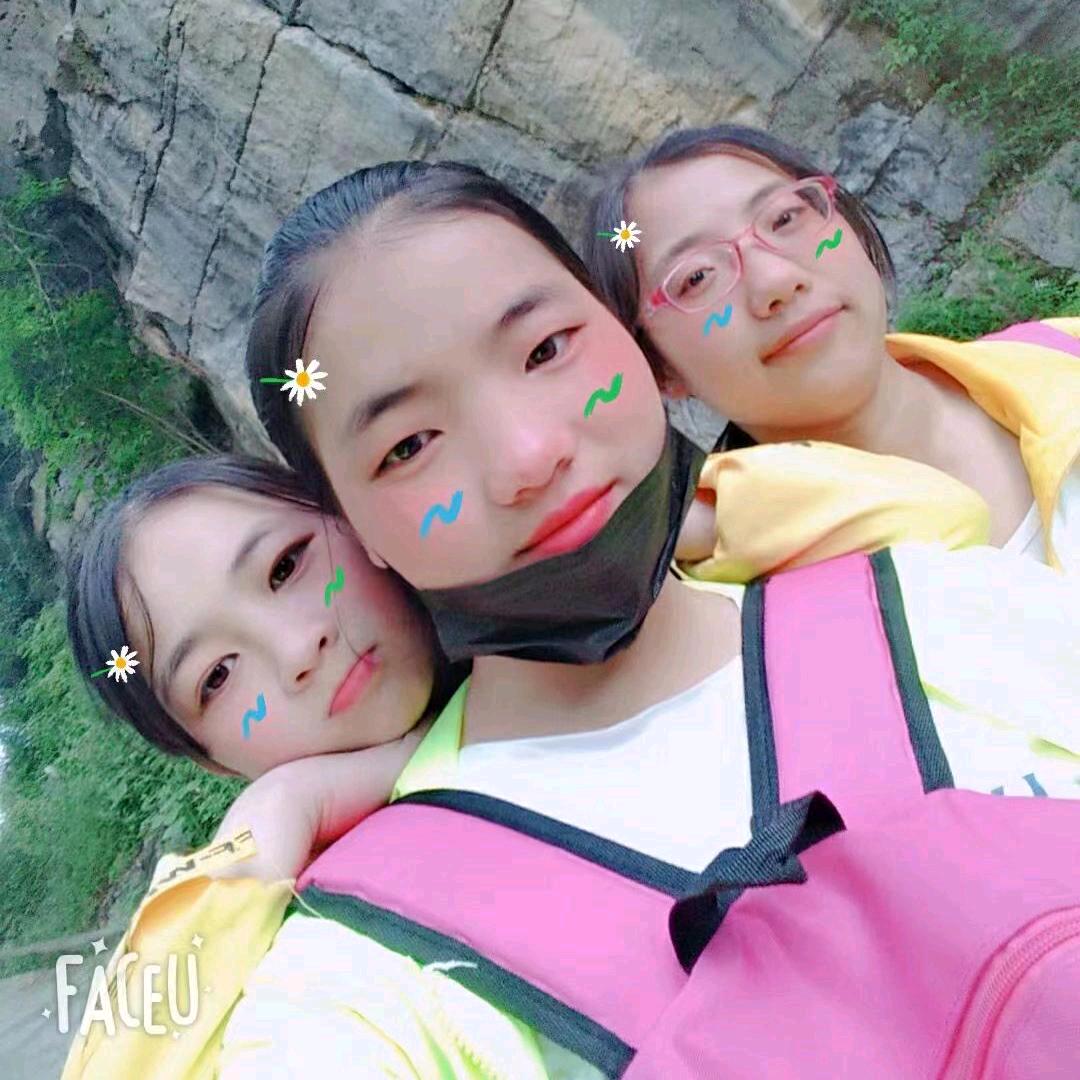 黎小兰开心快乐一家人