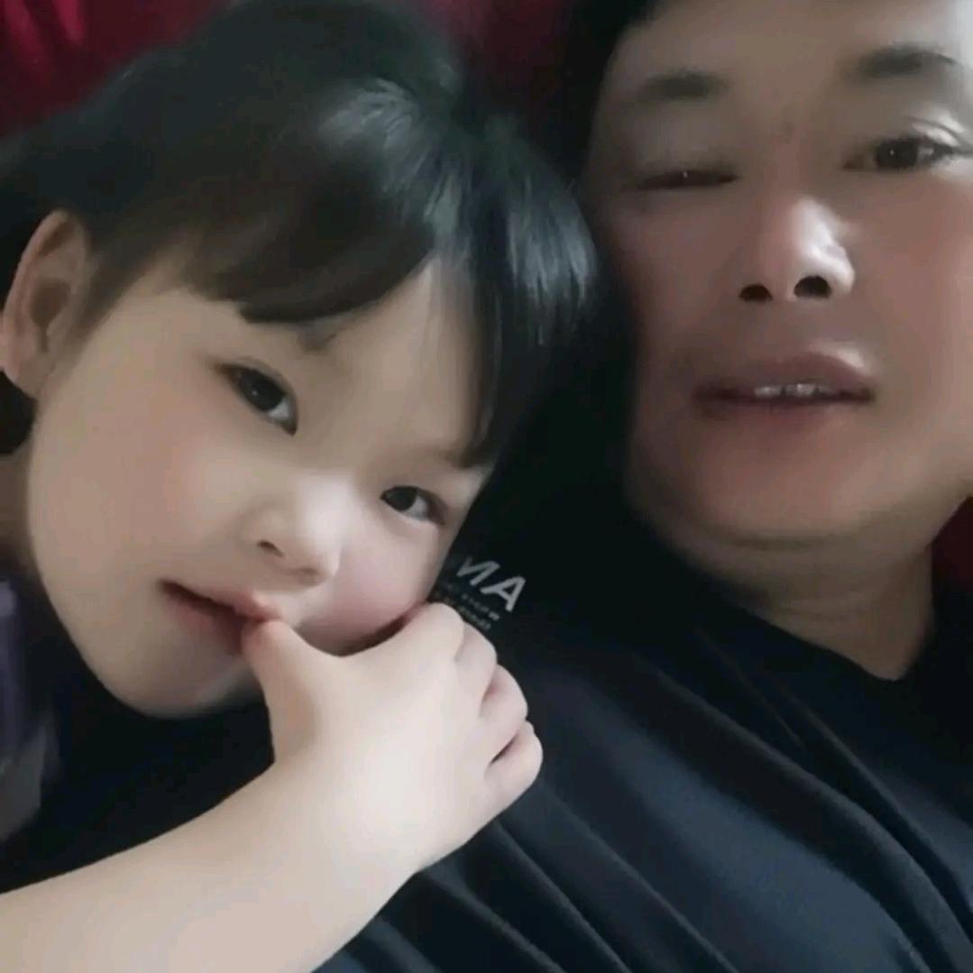 灵惜她爸
