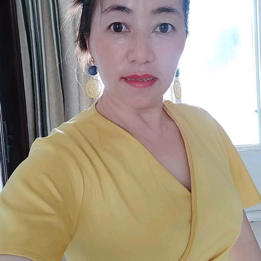 艳艳.