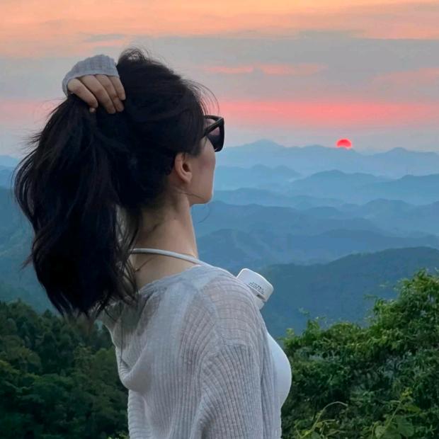 青风挽明月   （关必回）