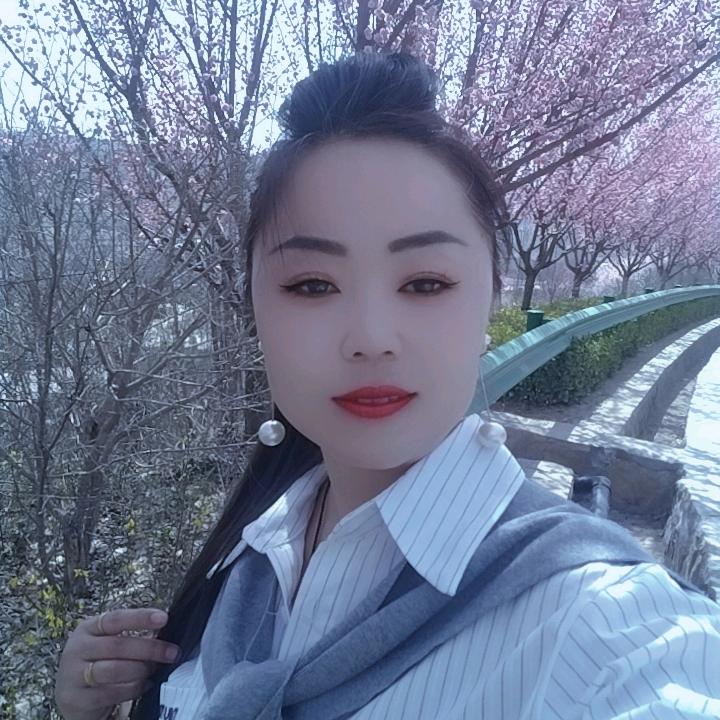 带刺的🌹黑玫瑰🥂