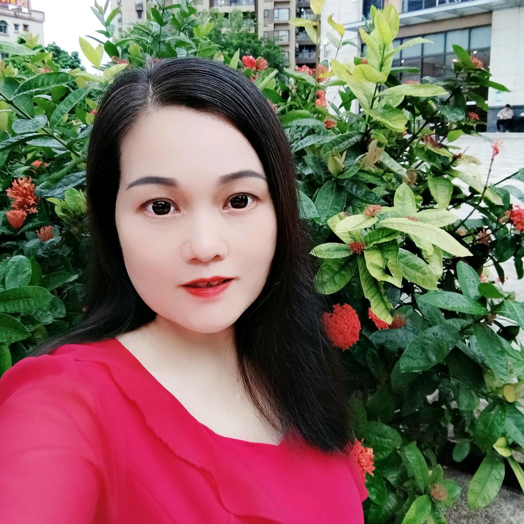 黄小菊