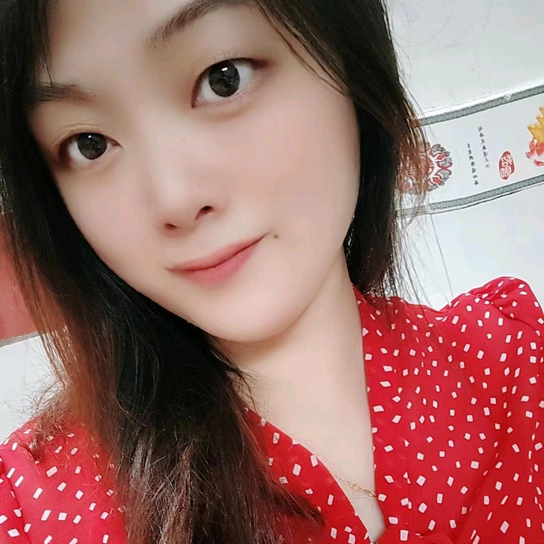 阿芹：梅县卡洛儿女装