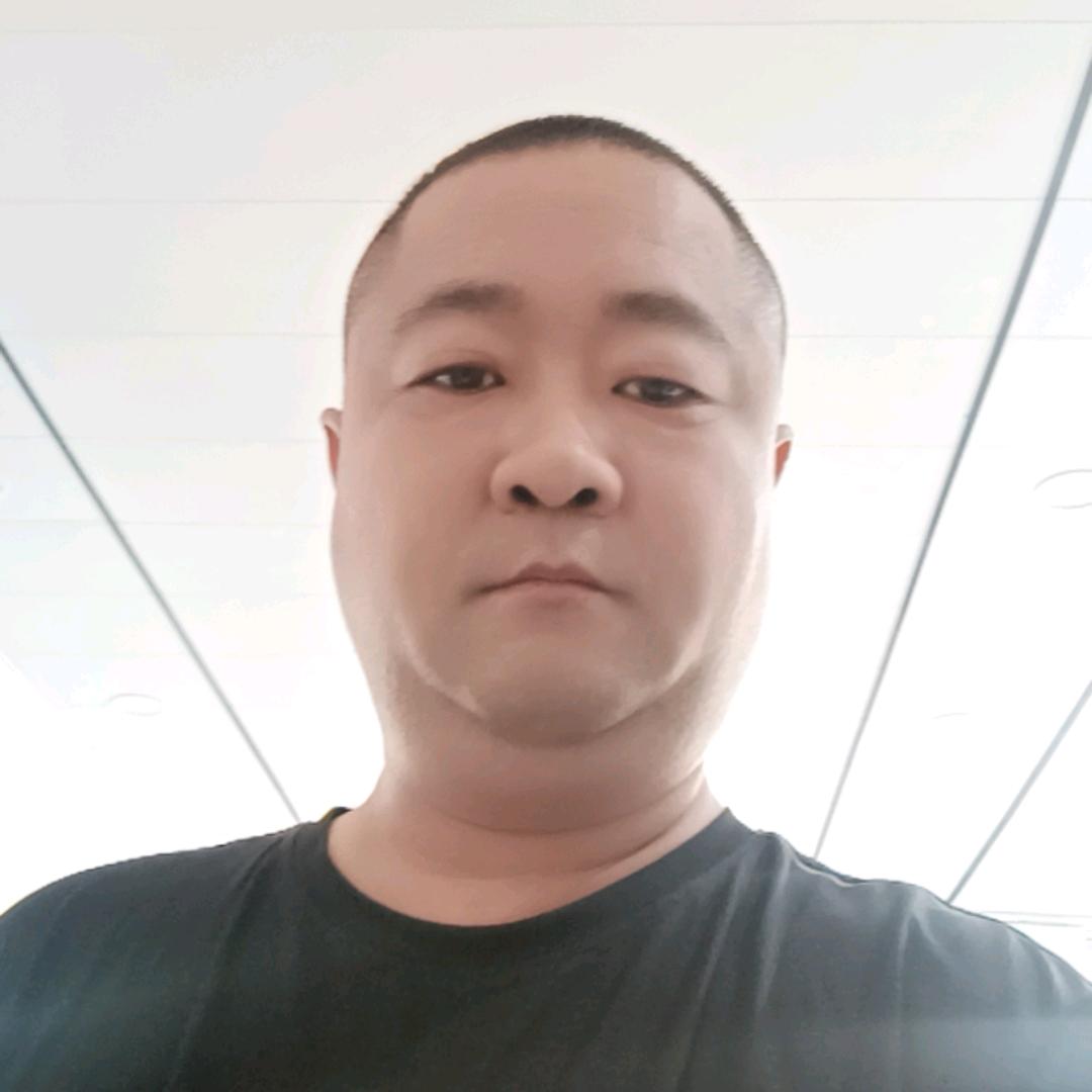 张大鹏，挖机出租