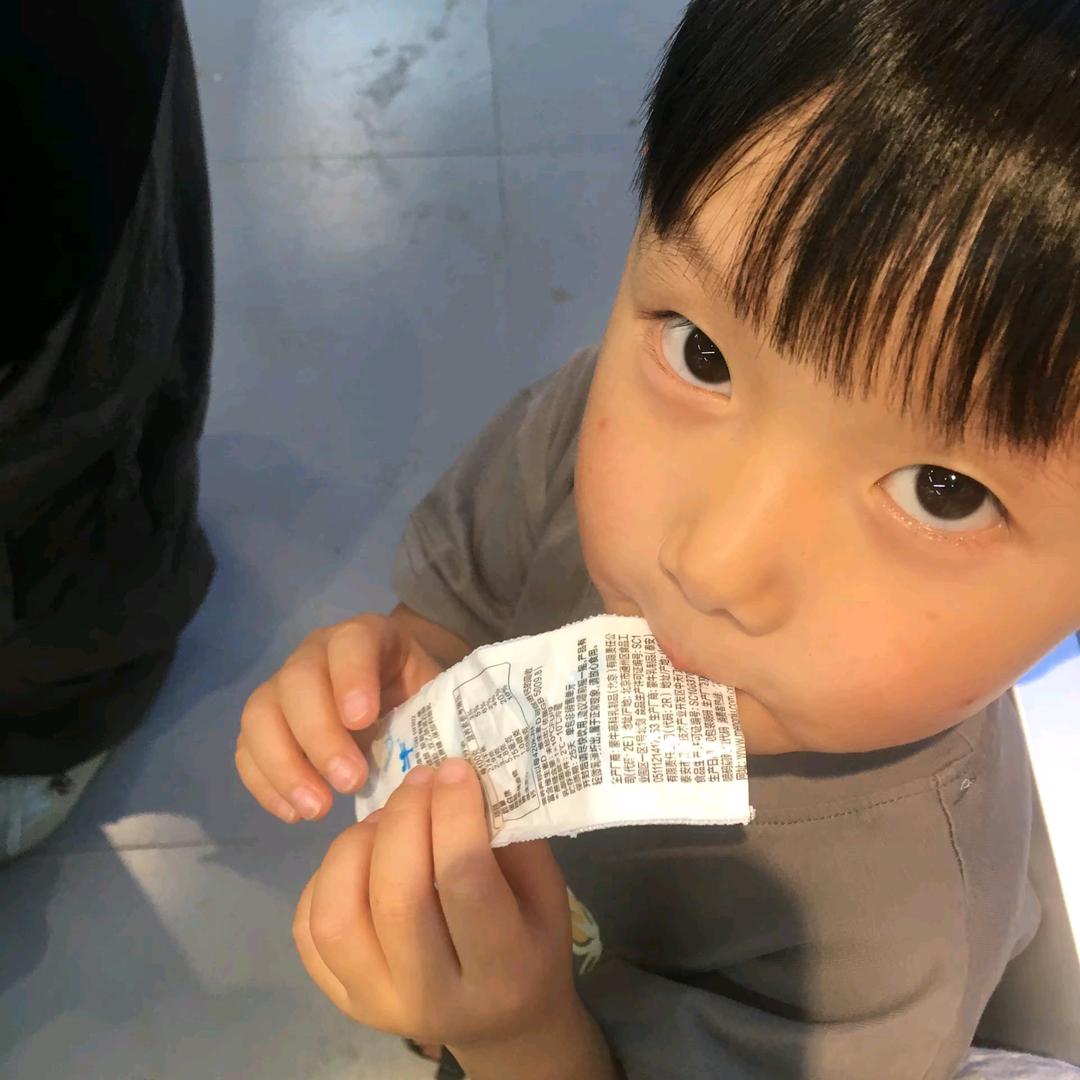 做梦吃上华莱士